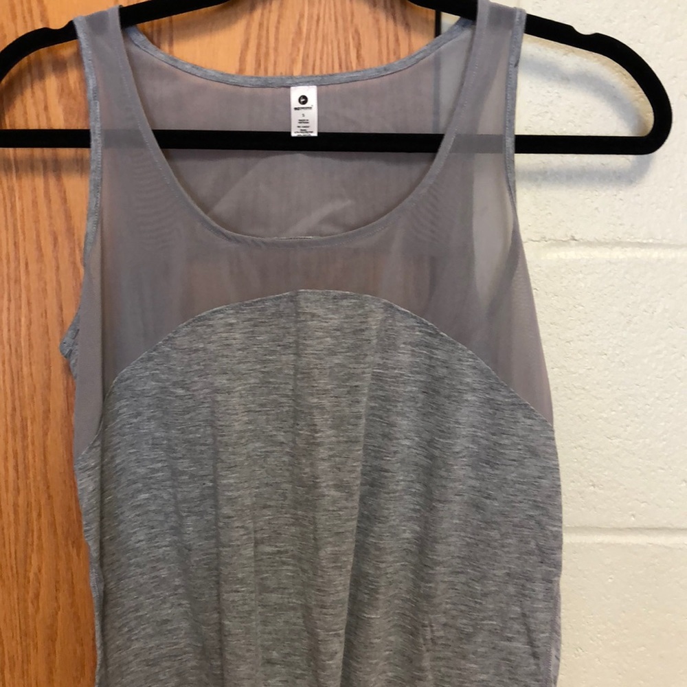 Workout tank top